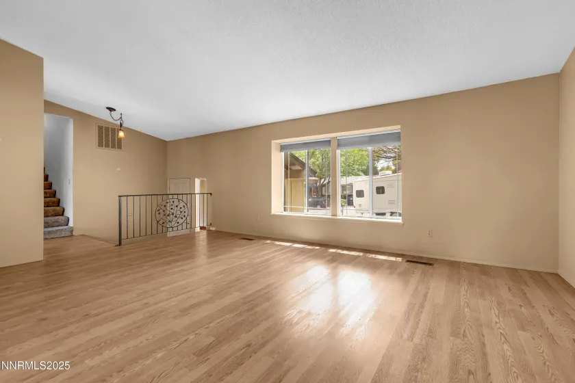 3252 Holman, Sparks, Nevada 89431, 4 Bedrooms Bedrooms, ,3 BathroomsBathrooms,Residential,Residential,Holman,250058451