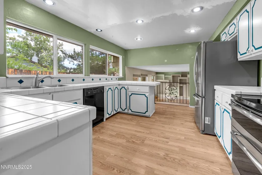 3252 Holman, Sparks, Nevada 89431, 4 Bedrooms Bedrooms, ,3 BathroomsBathrooms,Residential,Residential,Holman,250058451