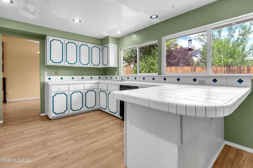 3252 Holman, Sparks, Nevada 89431, 4 Bedrooms Bedrooms, ,3 BathroomsBathrooms,Residential,Residential,Holman,250058451