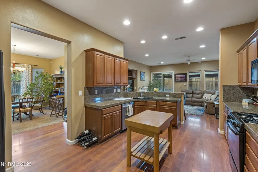 5011 Chevalier, Sparks, Nevada 89436, 4 Bedrooms Bedrooms, ,3 BathroomsBathrooms,Residential,Residential,Chevalier,250058452