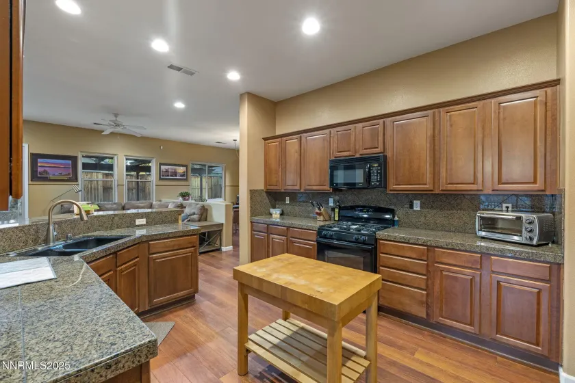 5011 Chevalier, Sparks, Nevada 89436, 4 Bedrooms Bedrooms, ,3 BathroomsBathrooms,Residential,Residential,Chevalier,250058452