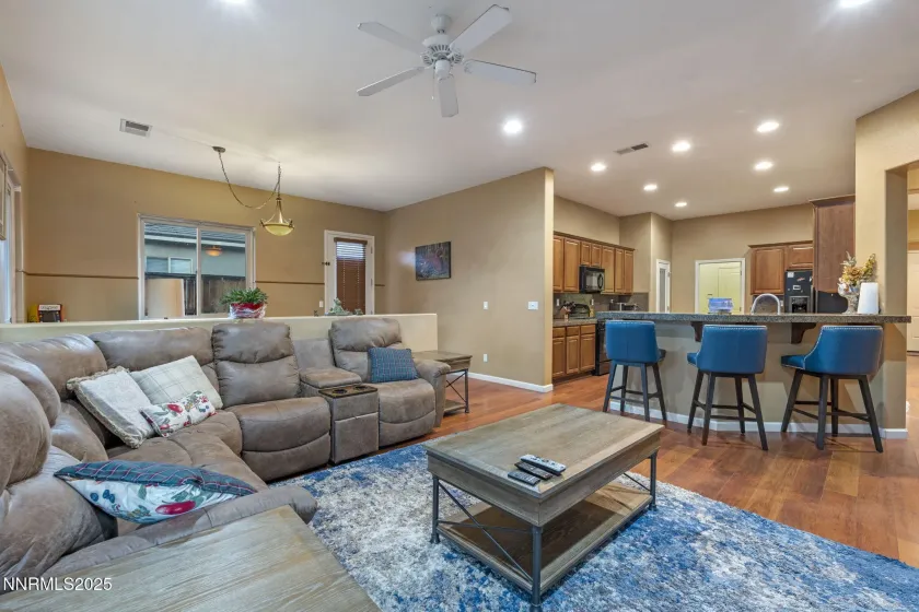 5011 Chevalier, Sparks, Nevada 89436, 4 Bedrooms Bedrooms, ,3 BathroomsBathrooms,Residential,Residential,Chevalier,250058452