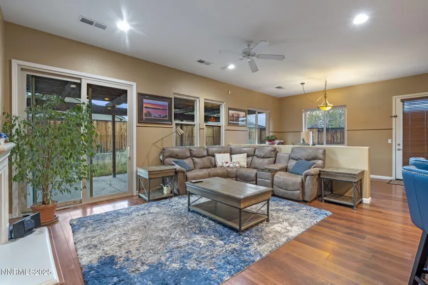 5011 Chevalier, Sparks, Nevada 89436, 4 Bedrooms Bedrooms, ,3 BathroomsBathrooms,Residential,Residential,Chevalier,250058452