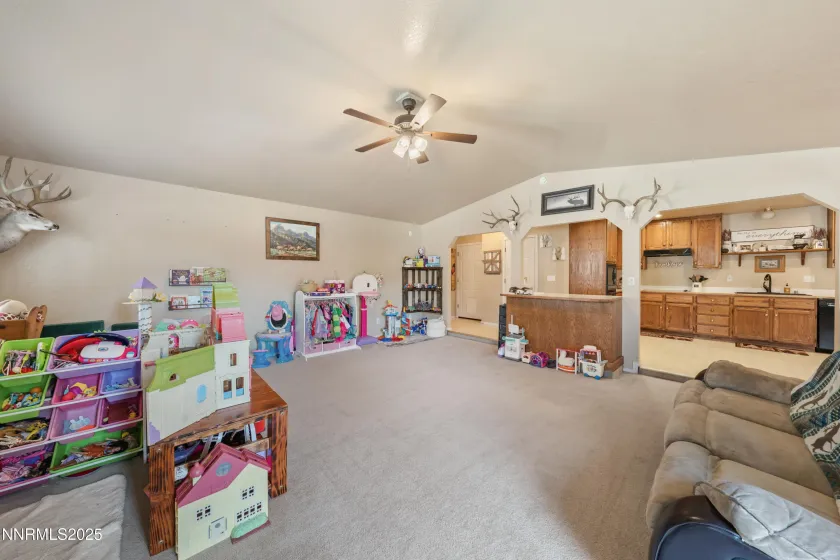 1644 Molly, Carson City, Nevada 89706, 3 Bedrooms Bedrooms, ,2 BathroomsBathrooms,Residential,Residential,Molly,250058453