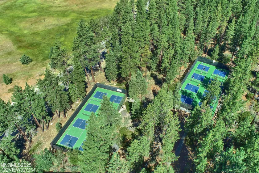 Community Tennis and Pickle Ball Courts