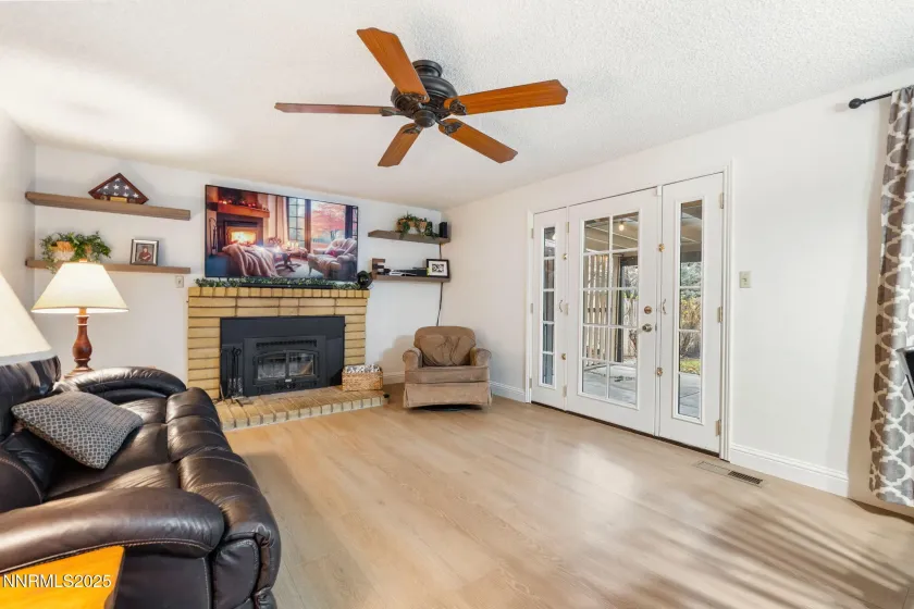 1316 Washington, Carson City, Nevada 89703, 3 Bedrooms Bedrooms, ,2 BathroomsBathrooms,Residential,Residential,Washington,250058472