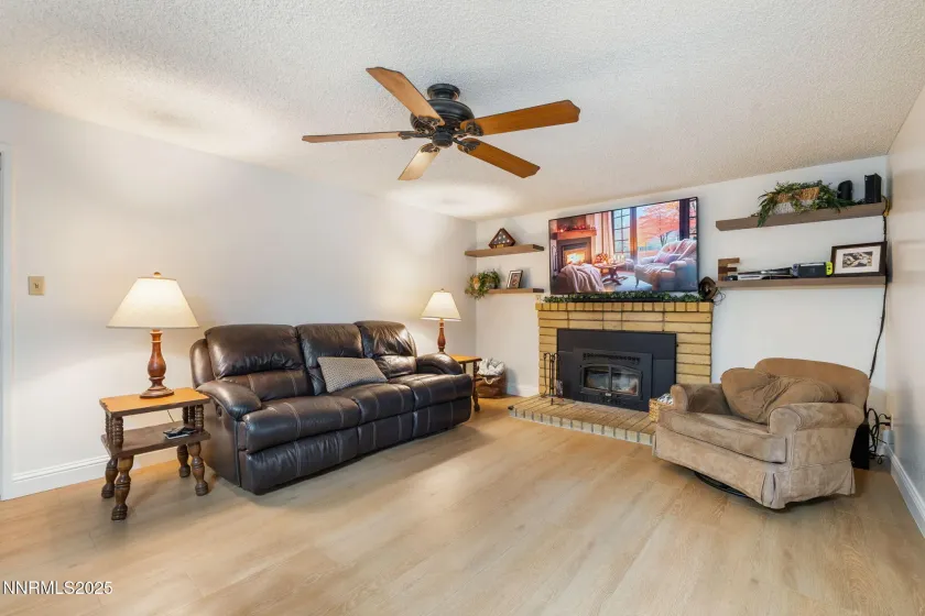 1316 Washington, Carson City, Nevada 89703, 3 Bedrooms Bedrooms, ,2 BathroomsBathrooms,Residential,Residential,Washington,250058472