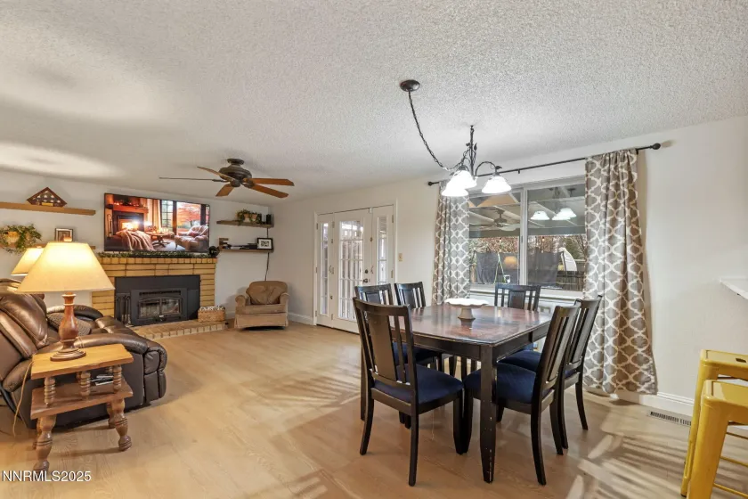 1316 Washington, Carson City, Nevada 89703, 3 Bedrooms Bedrooms, ,2 BathroomsBathrooms,Residential,Residential,Washington,250058472