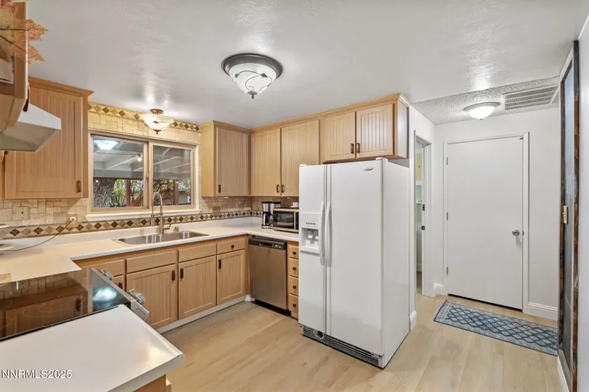 1316 Washington, Carson City, Nevada 89703, 3 Bedrooms Bedrooms, ,2 BathroomsBathrooms,Residential,Residential,Washington,250058472