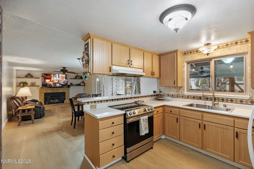 1316 Washington, Carson City, Nevada 89703, 3 Bedrooms Bedrooms, ,2 BathroomsBathrooms,Residential,Residential,Washington,250058472