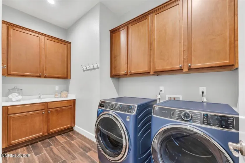 9920 Burmese, Reno, Nevada 89521, 4 Bedrooms Bedrooms, ,3 BathroomsBathrooms,Residential,Residential,Burmese,250058474