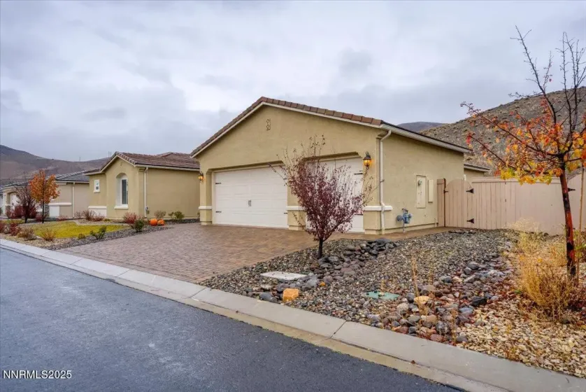 9920 Burmese, Reno, Nevada 89521, 4 Bedrooms Bedrooms, ,3 BathroomsBathrooms,Residential,Residential,Burmese,250058474