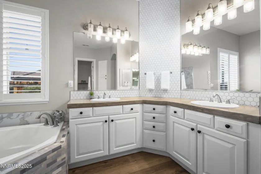 4560 Silian, Sparks, Nevada 89436, 4 Bedrooms Bedrooms, ,3 BathroomsBathrooms,Residential,Residential,Silian,250058475