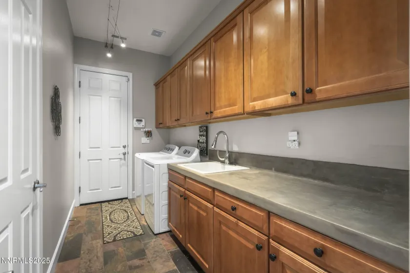 4560 Silian, Sparks, Nevada 89436, 4 Bedrooms Bedrooms, ,3 BathroomsBathrooms,Residential,Residential,Silian,250058475