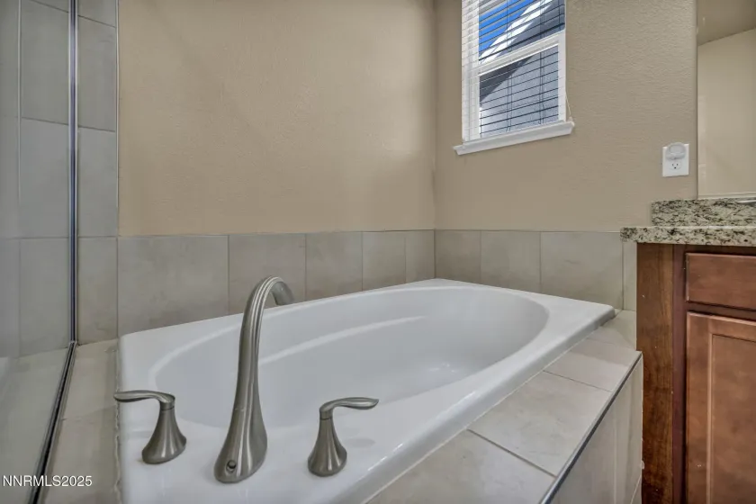 1211 Cottage, Gardnerville, Nevada 89460, 3 Bedrooms Bedrooms, ,2 BathroomsBathrooms,Residential,Residential,Cottage,250058479