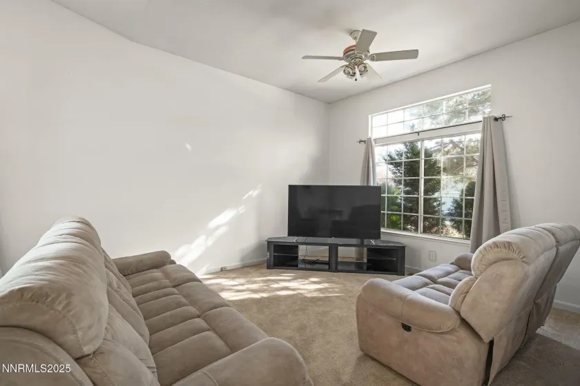 3059 Creekwood, Reno, Nevada 89502, 4 Bedrooms Bedrooms, ,2 BathroomsBathrooms,Residential,Residential,Creekwood,250058487