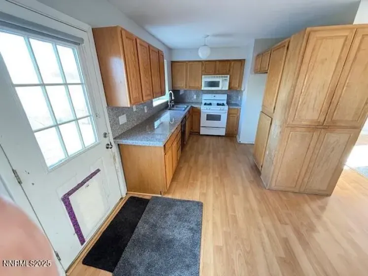 35 Date Palm, Sparks, Nevada 89441, 3 Bedrooms Bedrooms, ,2 BathroomsBathrooms,Residential,Residential,Date Palm,250058488