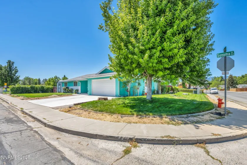 1001 Sonoma, Carson City, Nevada 89701, 4 Bedrooms Bedrooms, ,2 BathroomsBathrooms,Residential,Residential,Sonoma,250052825