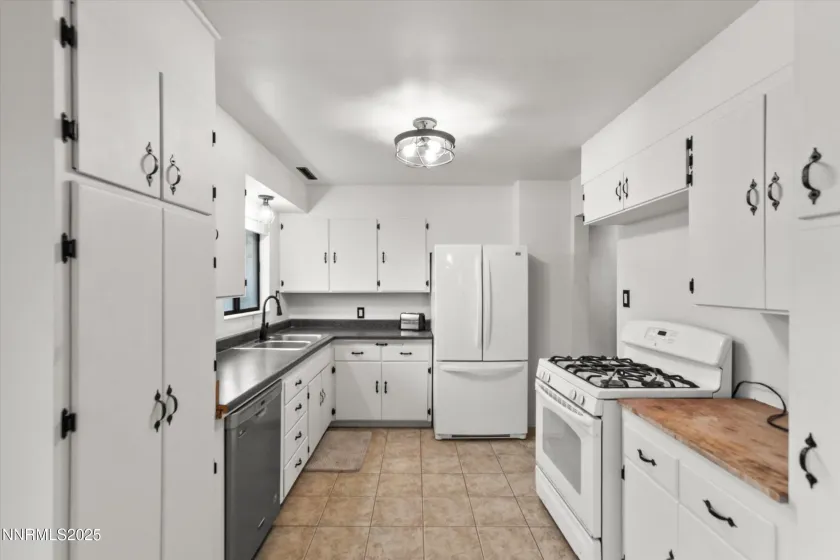 11360 Fir, Reno, Nevada 89506, 3 Bedrooms Bedrooms, ,2 BathroomsBathrooms,Residential,Residential,Fir,250057087