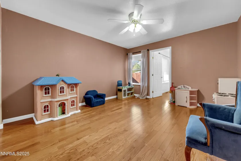 1355 Nightingale, Sparks, Nevada 89441, 3 Bedrooms Bedrooms, ,2 BathroomsBathrooms,Residential,Residential,Nightingale,250058518