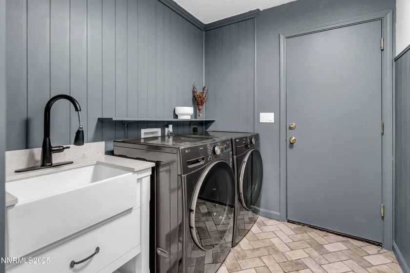 1355 Nightingale, Sparks, Nevada 89441, 3 Bedrooms Bedrooms, ,2 BathroomsBathrooms,Residential,Residential,Nightingale,250058518