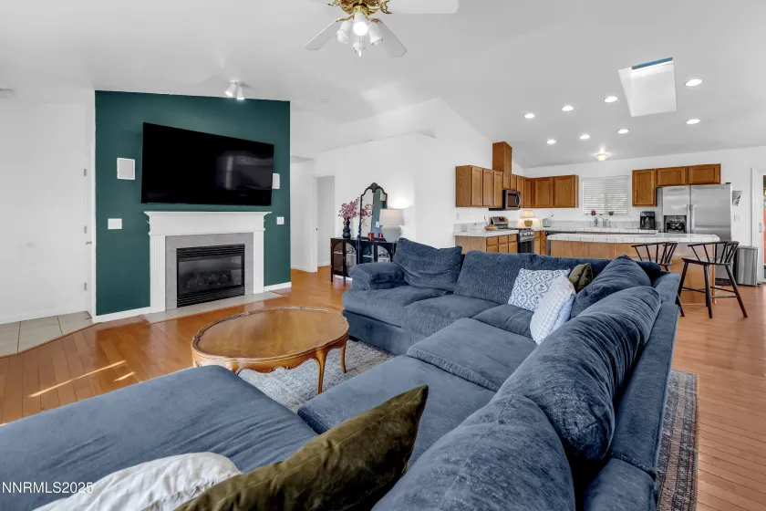 1355 Nightingale, Sparks, Nevada 89441, 3 Bedrooms Bedrooms, ,2 BathroomsBathrooms,Residential,Residential,Nightingale,250058518