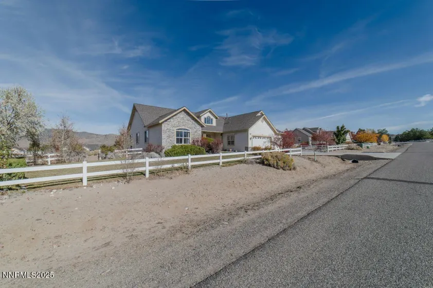 1604 Chiquita, Minden, Nevada 89423, 4 Bedrooms Bedrooms, ,4 BathroomsBathrooms,Residential,Residential,Chiquita,250058519