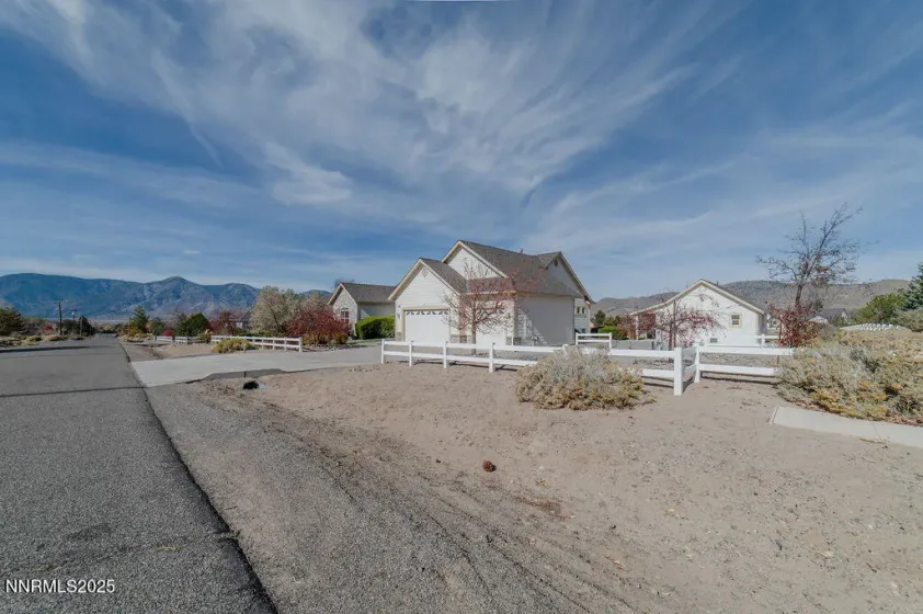 1604 Chiquita, Minden, Nevada 89423, 4 Bedrooms Bedrooms, ,4 BathroomsBathrooms,Residential,Residential,Chiquita,250058519