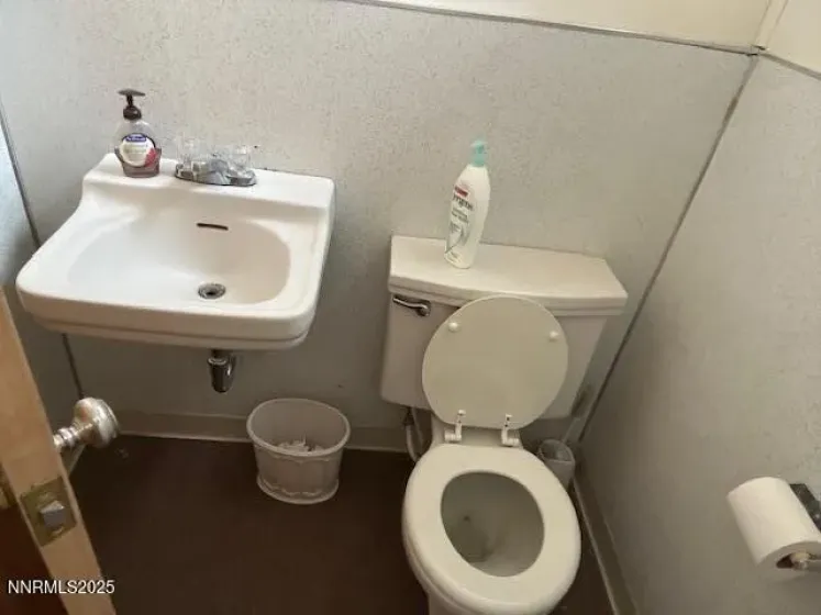 525 E, Gabbs, Nevada 89409, ,Commercial Sale,Residential,E,250058520