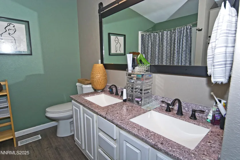 296 Ave De La Bleu De Clair, Sparks, Nevada 89434, 3 Bedrooms Bedrooms, ,2 BathroomsBathrooms,Residential,Residential,Ave De La Bleu De Clair,250058531