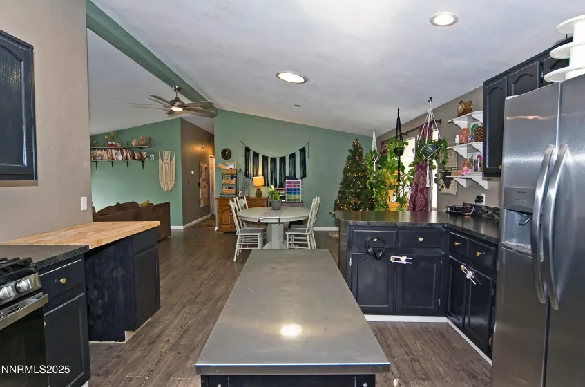 296 Ave De La Bleu De Clair, Sparks, Nevada 89434, 3 Bedrooms Bedrooms, ,2 BathroomsBathrooms,Residential,Residential,Ave De La Bleu De Clair,250058531