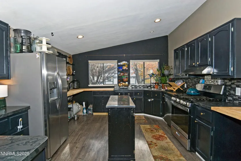 296 Ave De La Bleu De Clair, Sparks, Nevada 89434, 3 Bedrooms Bedrooms, ,2 BathroomsBathrooms,Residential,Residential,Ave De La Bleu De Clair,250058531