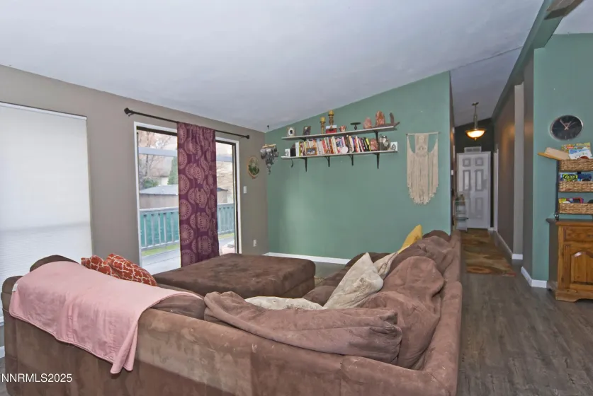 296 Ave De La Bleu De Clair, Sparks, Nevada 89434, 3 Bedrooms Bedrooms, ,2 BathroomsBathrooms,Residential,Residential,Ave De La Bleu De Clair,250058531