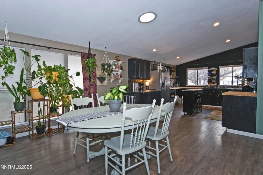 296 Ave De La Bleu De Clair, Sparks, Nevada 89434, 3 Bedrooms Bedrooms, ,2 BathroomsBathrooms,Residential,Residential,Ave De La Bleu De Clair,250058531