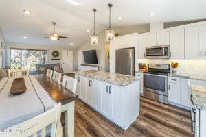 6800 Pah Rah, Sparks, Nevada 89436, 3 Bedrooms Bedrooms, ,2 BathroomsBathrooms,Residential,Residential,Pah Rah,250058535