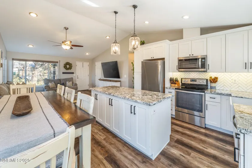 6800 Pah Rah, Sparks, Nevada 89436, 3 Bedrooms Bedrooms, ,2 BathroomsBathrooms,Residential,Residential,Pah Rah,250058535