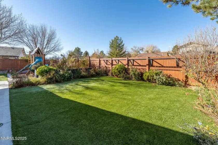 6800 Pah Rah, Sparks, Nevada 89436, 3 Bedrooms Bedrooms, ,2 BathroomsBathrooms,Residential,Residential,Pah Rah,250058535