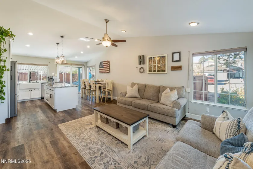 6800 Pah Rah, Sparks, Nevada 89436, 3 Bedrooms Bedrooms, ,2 BathroomsBathrooms,Residential,Residential,Pah Rah,250058535