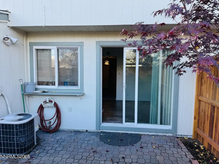 801 Woodglen, Sparks, Nevada 89434, 3 Bedrooms Bedrooms, ,2 BathroomsBathrooms,Residential,Residential,Woodglen,250058538