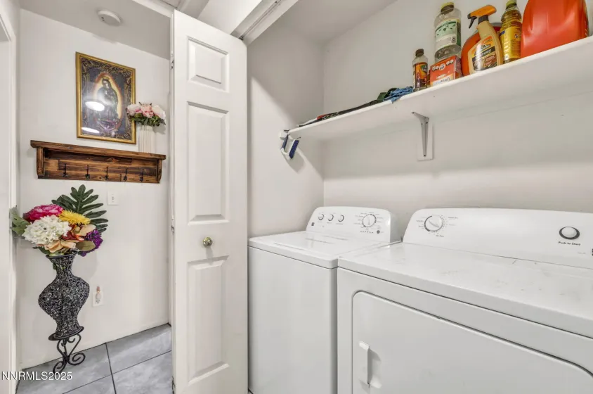 5676 Peach, Sun Valley, Nevada 89433, 3 Bedrooms Bedrooms, ,2 BathroomsBathrooms,Residential,Residential,Peach,250058539