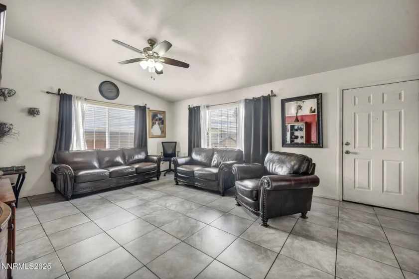 5676 Peach, Sun Valley, Nevada 89433, 3 Bedrooms Bedrooms, ,2 BathroomsBathrooms,Residential,Residential,Peach,250058539