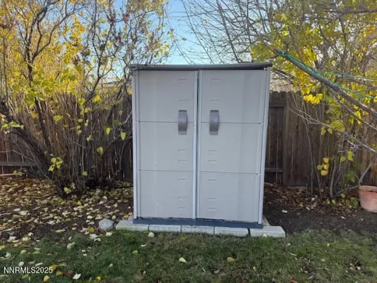 2nd storage shed in rear yard