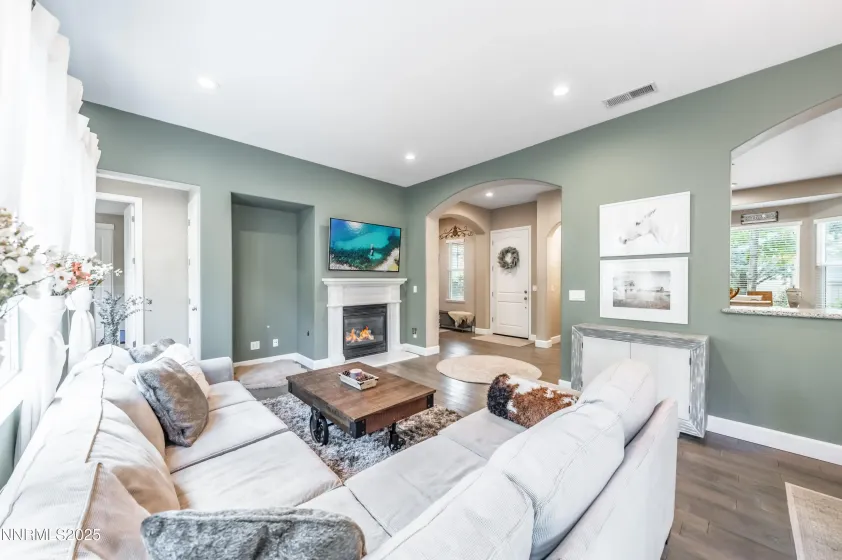 1612 Sawtooth, Reno, Nevada 89523, 4 Bedrooms Bedrooms, ,4 BathroomsBathrooms,Residential,Residential,Sawtooth,250058545