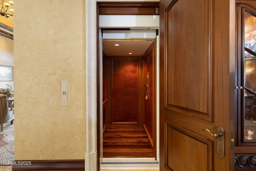 2490 Manzanita, Reno, Nevada 89509, 4 Bedrooms Bedrooms, ,8 BathroomsBathrooms,Residential,Residential,Manzanita,250058549