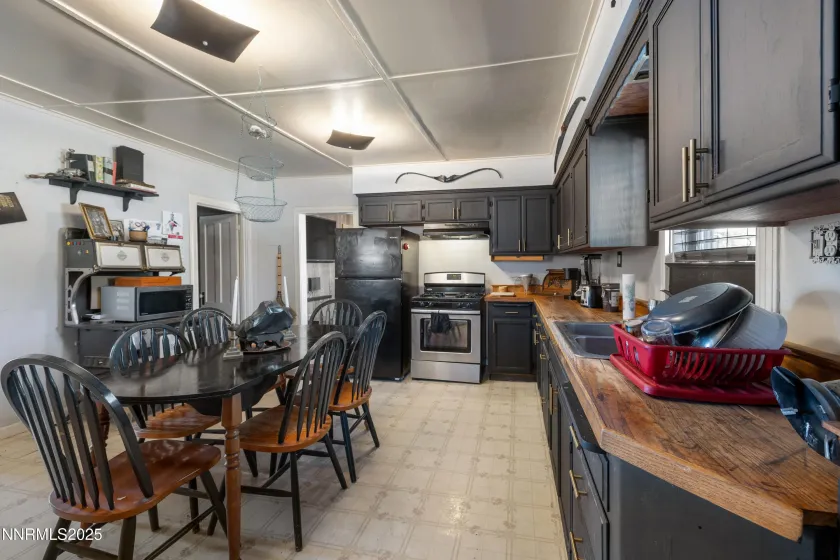 250 High, Silver City, Nevada 89428, 3 Bedrooms Bedrooms, ,2 BathroomsBathrooms,Residential,Residential,High,250058555