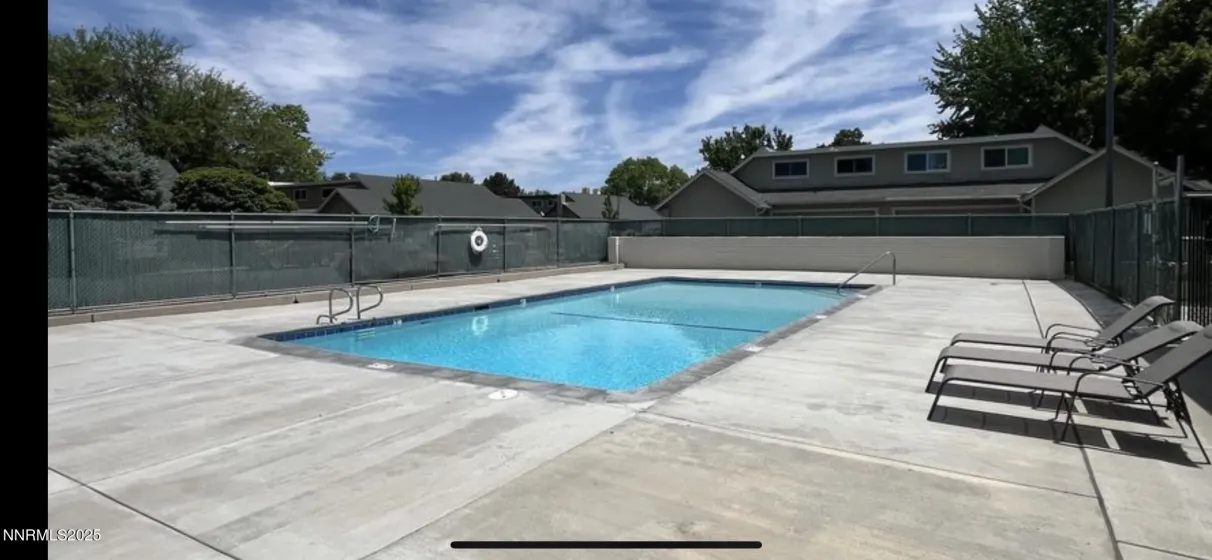 1665 London, Sparks, Nevada 89431, 2 Bedrooms Bedrooms, ,2 BathroomsBathrooms,Residential,Residential,London,250058557