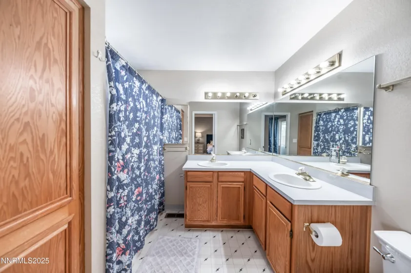 65 Eclipse, Sparks, Nevada 89441, 3 Bedrooms Bedrooms, ,3 BathroomsBathrooms,Residential,Residential,Eclipse,250050374