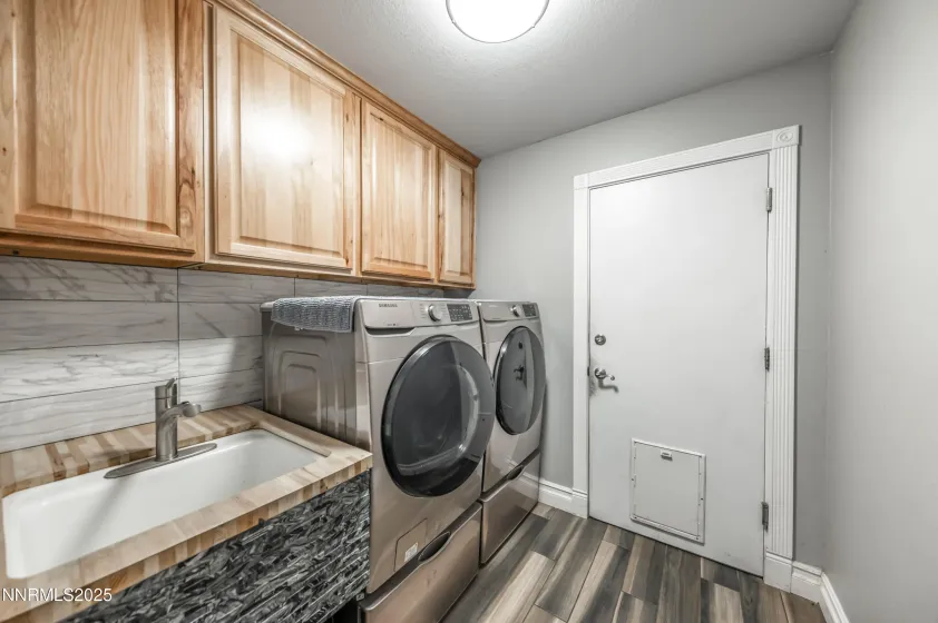 65 Eclipse, Sparks, Nevada 89441, 3 Bedrooms Bedrooms, ,3 BathroomsBathrooms,Residential,Residential,Eclipse,250050374