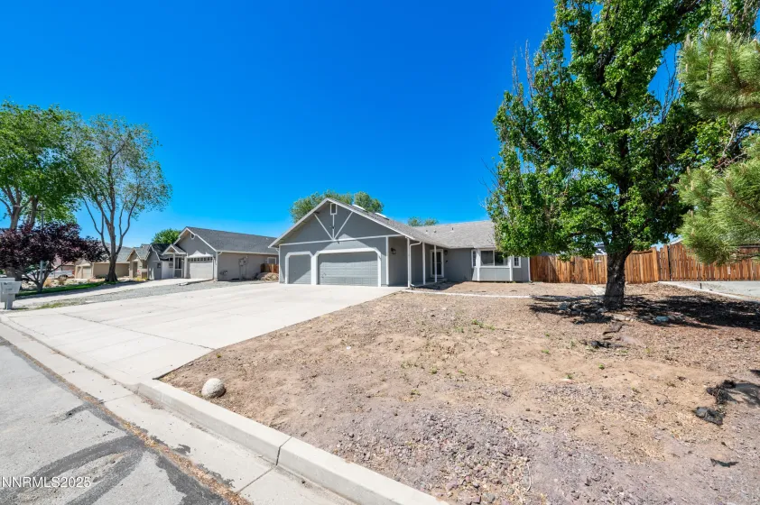 65 Eclipse, Sparks, Nevada 89441, 3 Bedrooms Bedrooms, ,3 BathroomsBathrooms,Residential,Residential,Eclipse,250050374