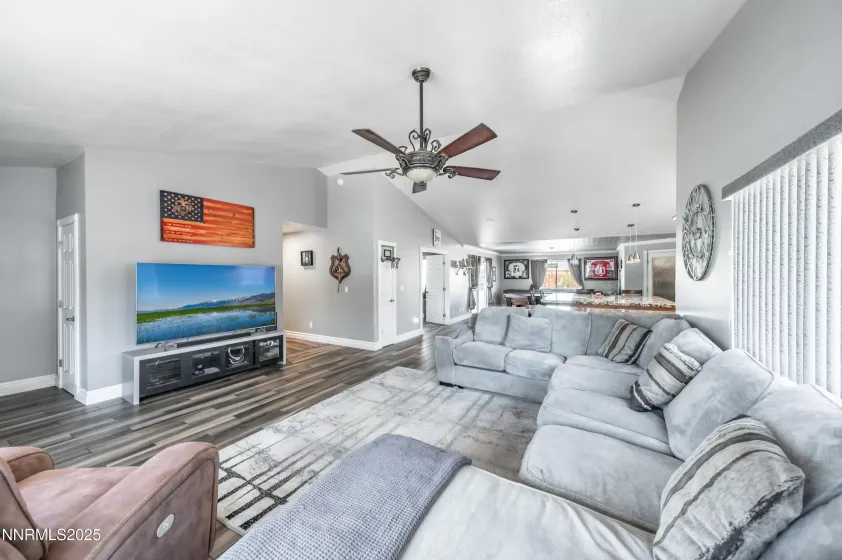 65 Eclipse, Sparks, Nevada 89441, 3 Bedrooms Bedrooms, ,3 BathroomsBathrooms,Residential,Residential,Eclipse,250050374